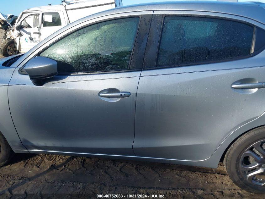 TOYOTA YARIS LE 2020