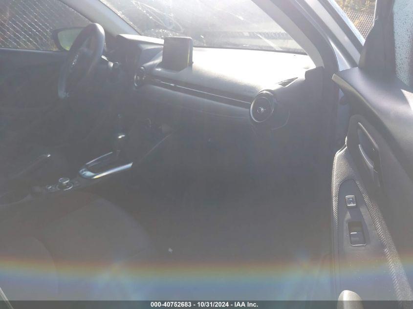 TOYOTA YARIS LE 2020