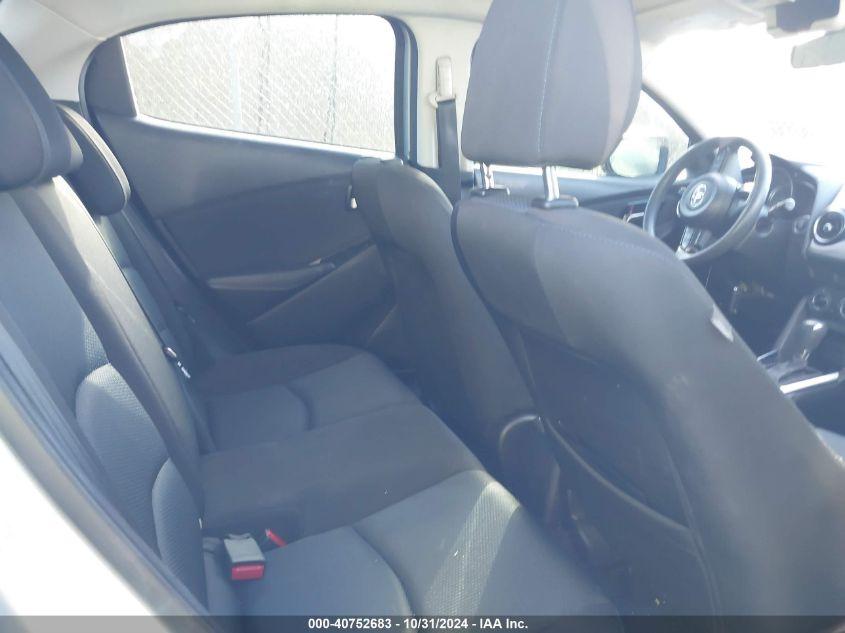 TOYOTA YARIS LE 2020