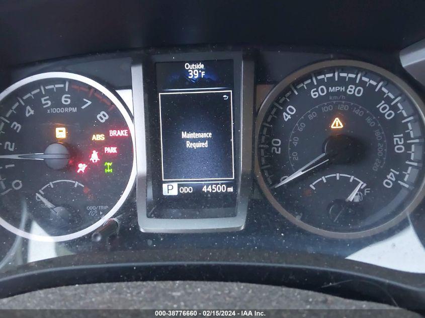 TOYOTA TACOMA SR5 V6 2022