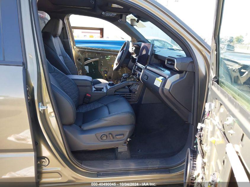 TOYOTA TACOMA TRD SPORT 2024