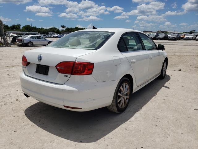 VOLKSWAGEN JETTA SE 2014
