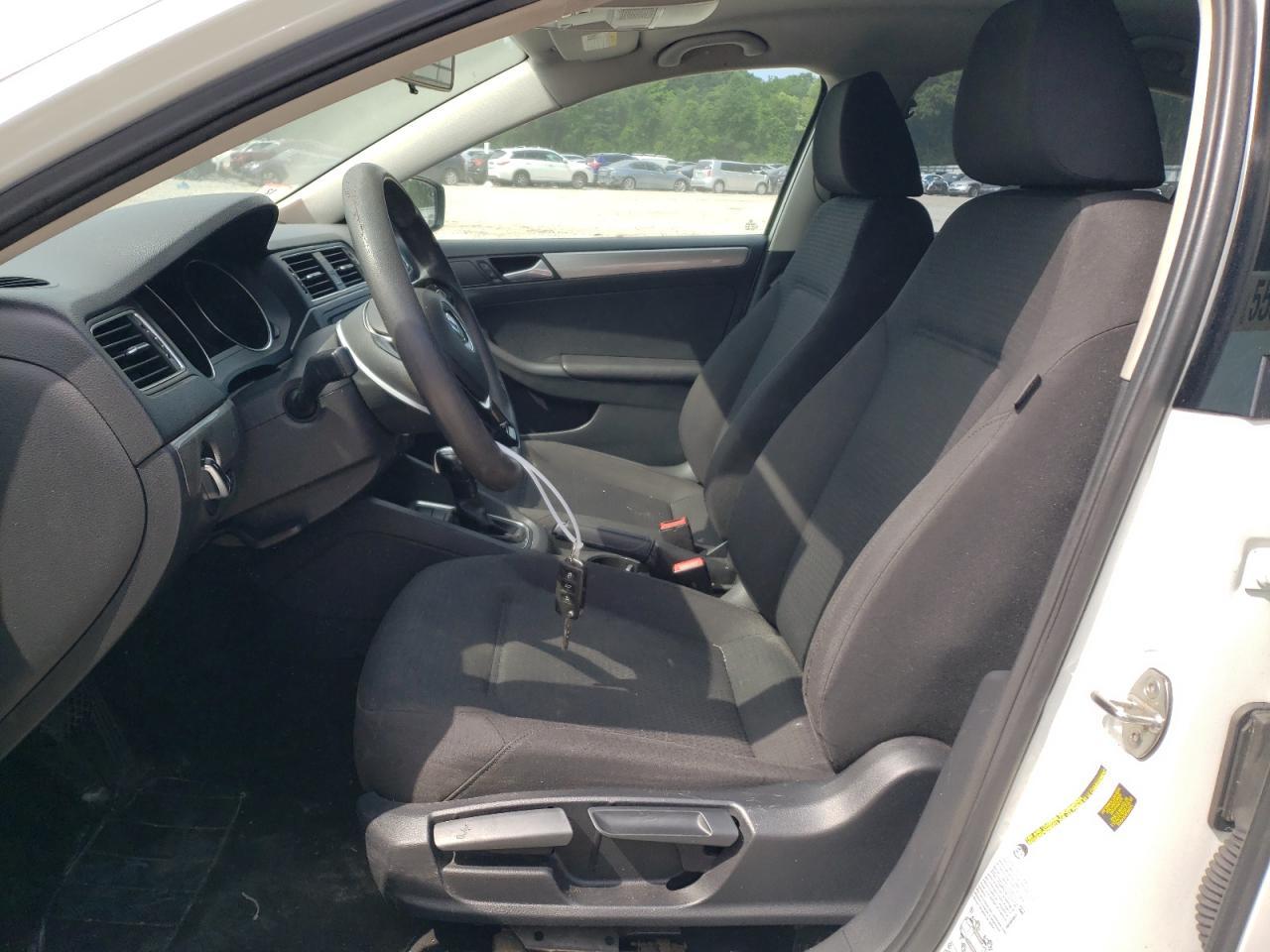 VOLKSWAGEN JETTA SE 2015