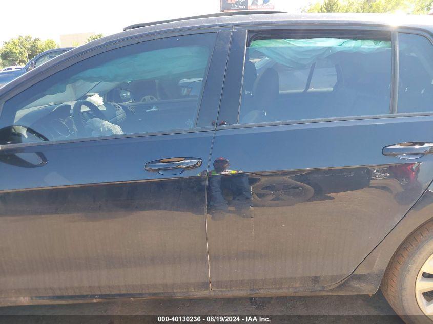 VOLKSWAGEN GOLF  2021