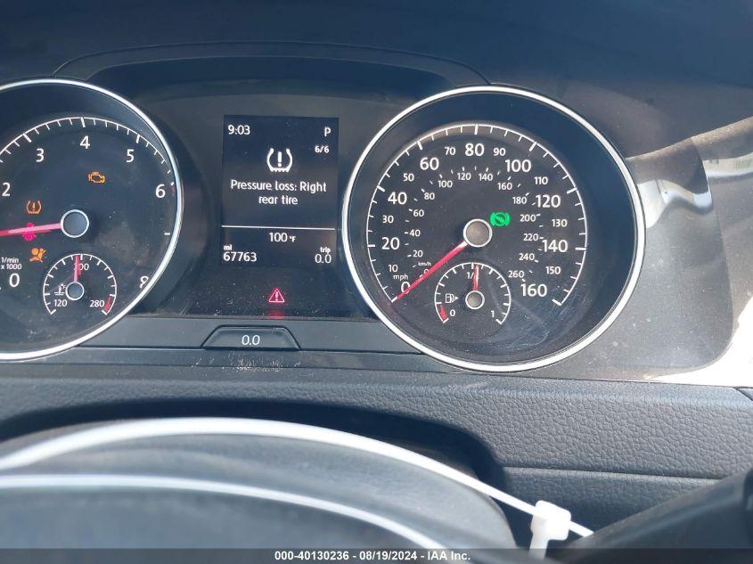 VOLKSWAGEN GOLF  2021