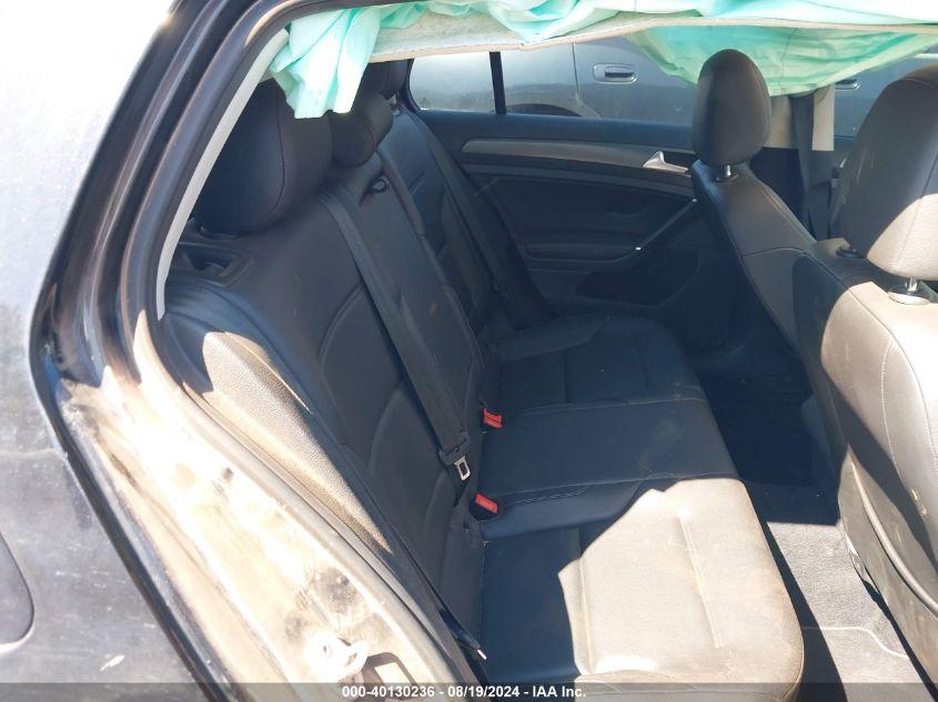 VOLKSWAGEN GOLF  2021