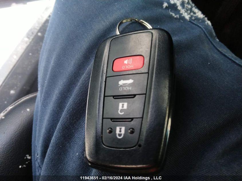 TOYOTA CAMRY LE 2018