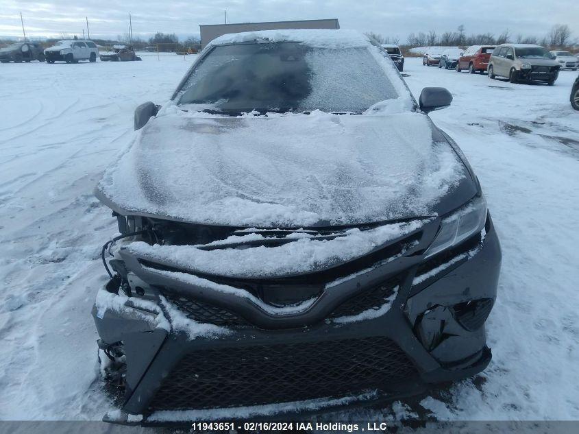TOYOTA CAMRY LE 2018