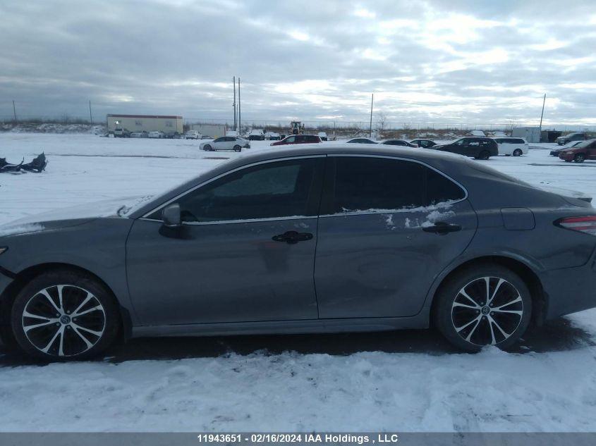 TOYOTA CAMRY LE 2018