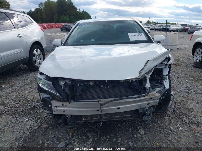 TOYOTA CAMRY SE 2019