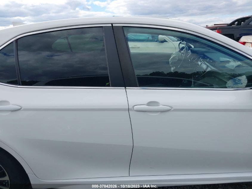 TOYOTA CAMRY SE 2019