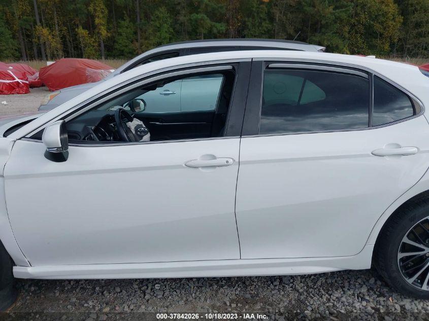 TOYOTA CAMRY SE 2019