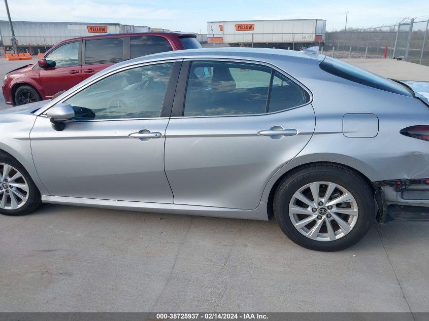 TOYOTA CAMRY LE 2021