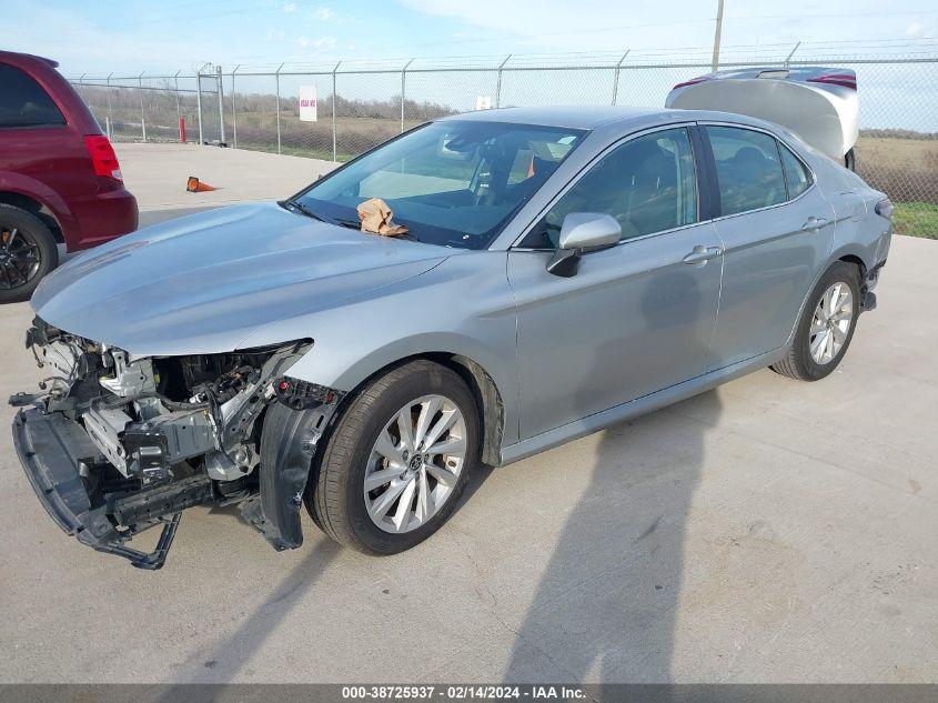 TOYOTA CAMRY LE 2021