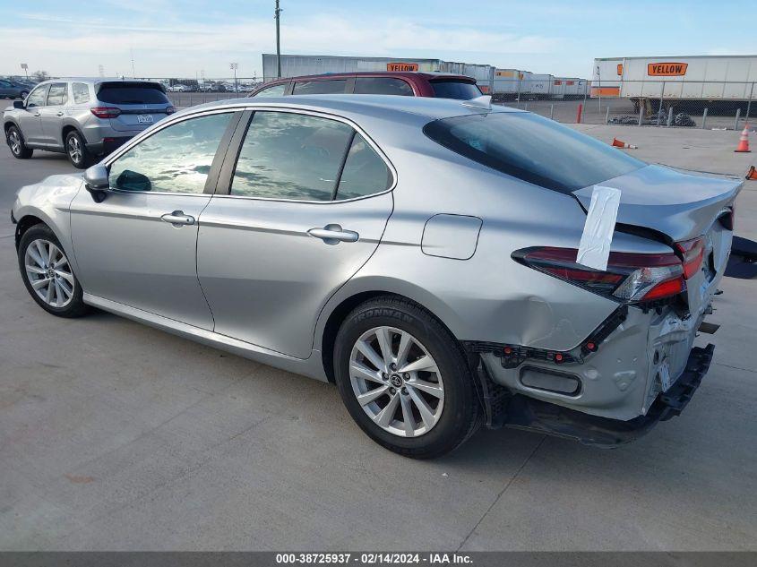 TOYOTA CAMRY LE 2021