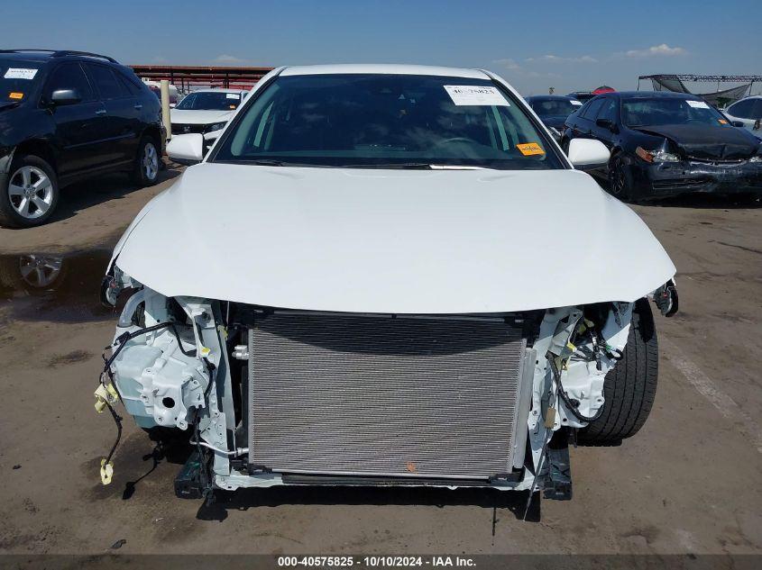TOYOTA CAMRY LE 2023