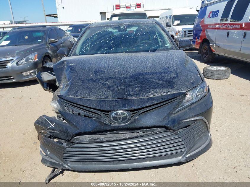 TOYOTA CAMRY LE 2022