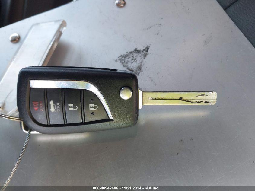 TOYOTA CAMRY LE 2022