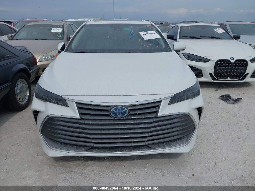 TOYOTA AVALON HYBRID LIMITED 2020