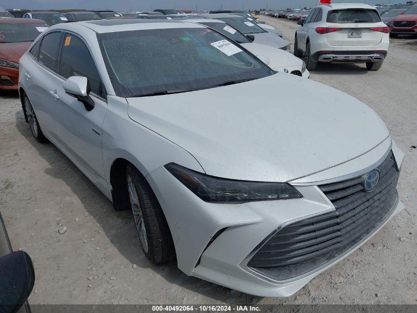 TOYOTA AVALON HYBRID LIMITED 2020