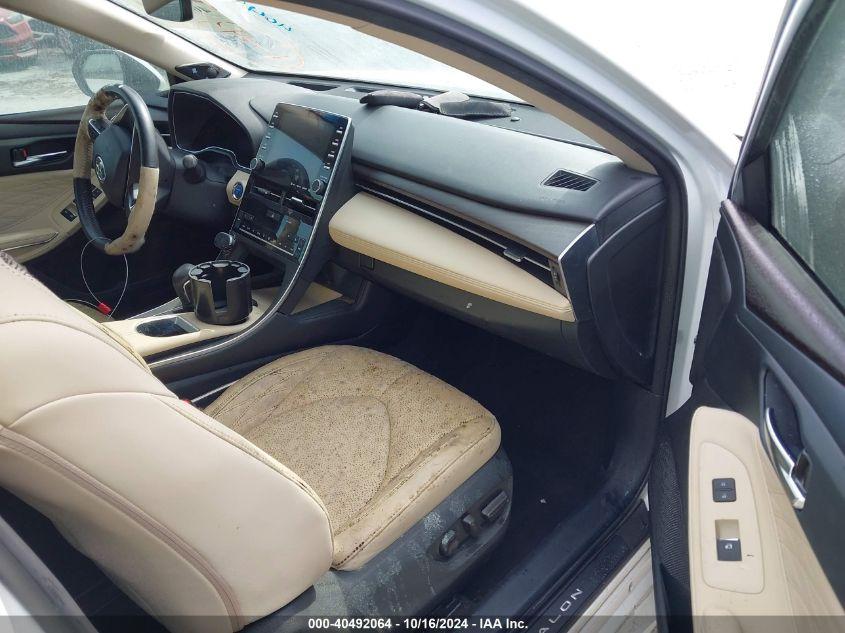 TOYOTA AVALON HYBRID LIMITED 2020