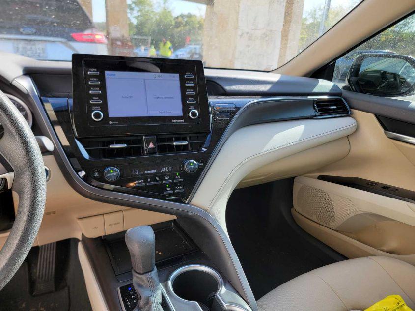 TOYOTA CAMRY LE HYBRID 2022