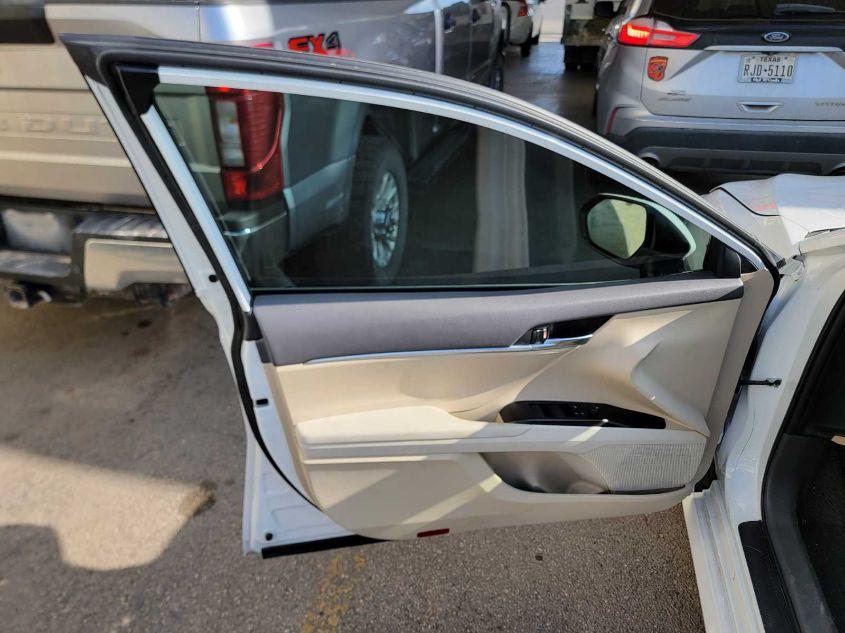 TOYOTA CAMRY LE HYBRID 2022