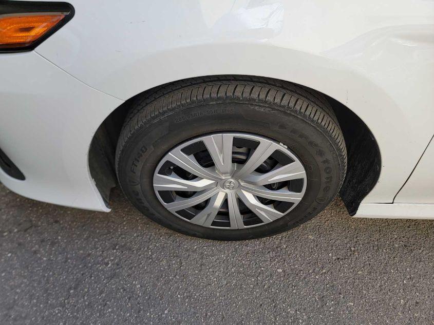 TOYOTA CAMRY LE HYBRID 2022