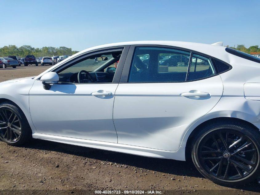 TOYOTA CAMRY SE 2025