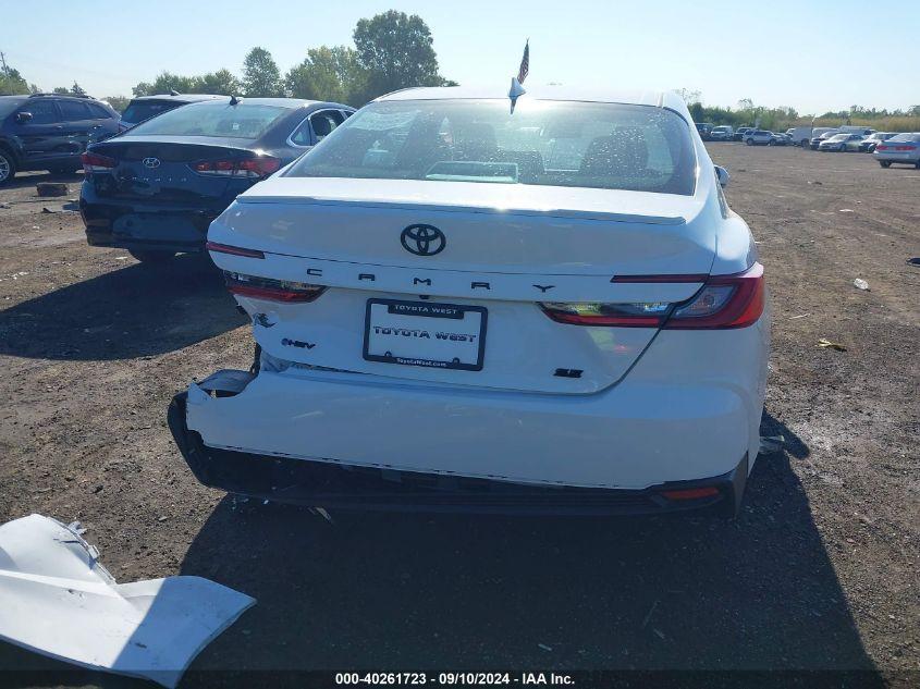 TOYOTA CAMRY SE 2025