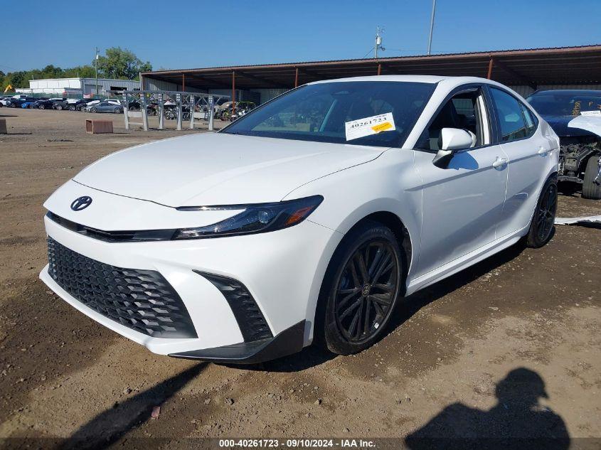 TOYOTA CAMRY SE 2025