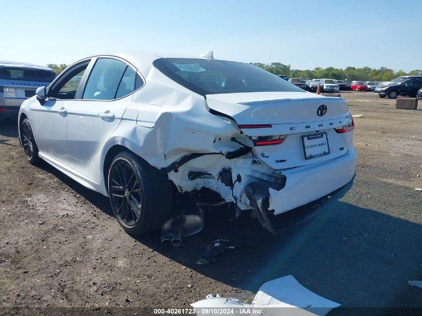 TOYOTA CAMRY SE 2025