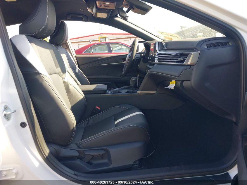 TOYOTA CAMRY SE 2025