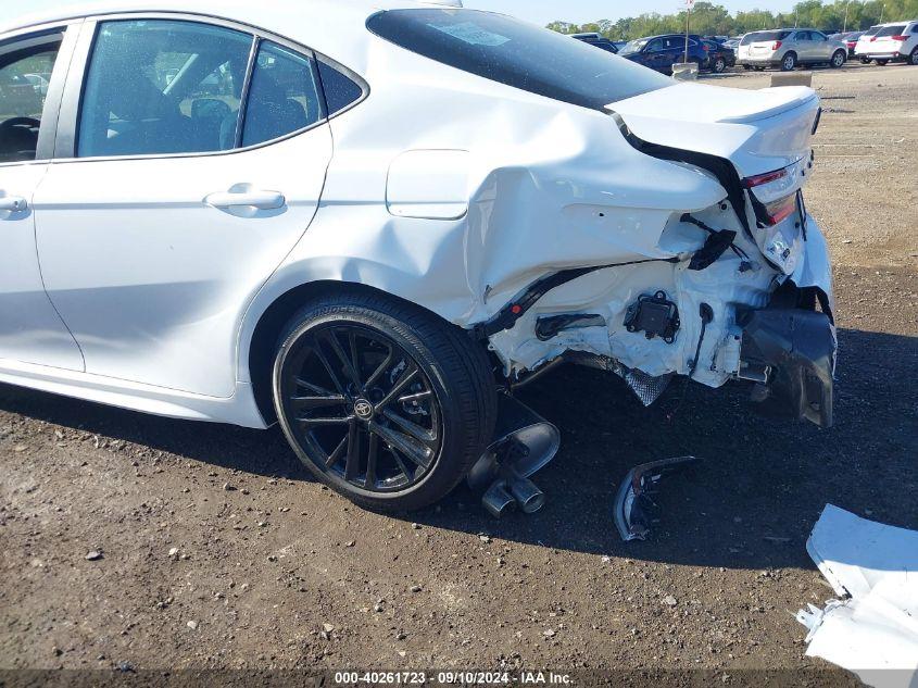 TOYOTA CAMRY SE 2025