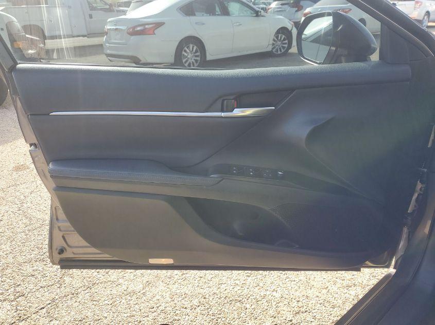 TOYOTA CAMRY XLE HYBRID 2020