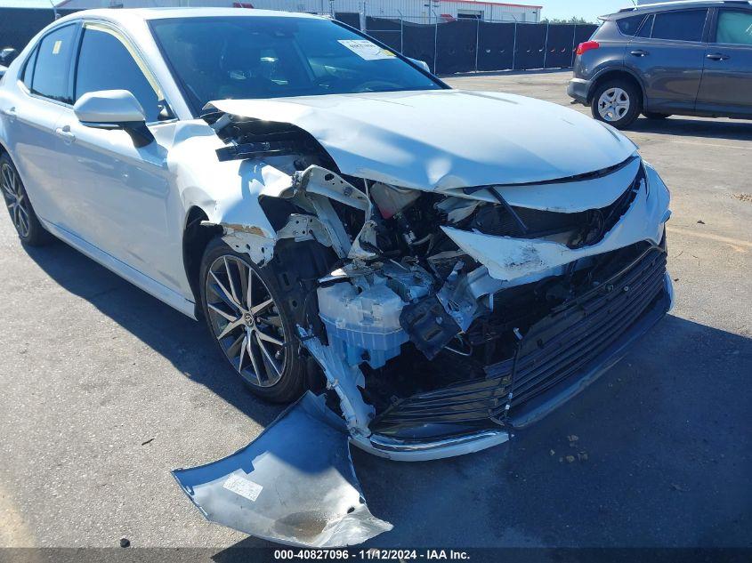 TOYOTA CAMRY XLE HYBRID 2022