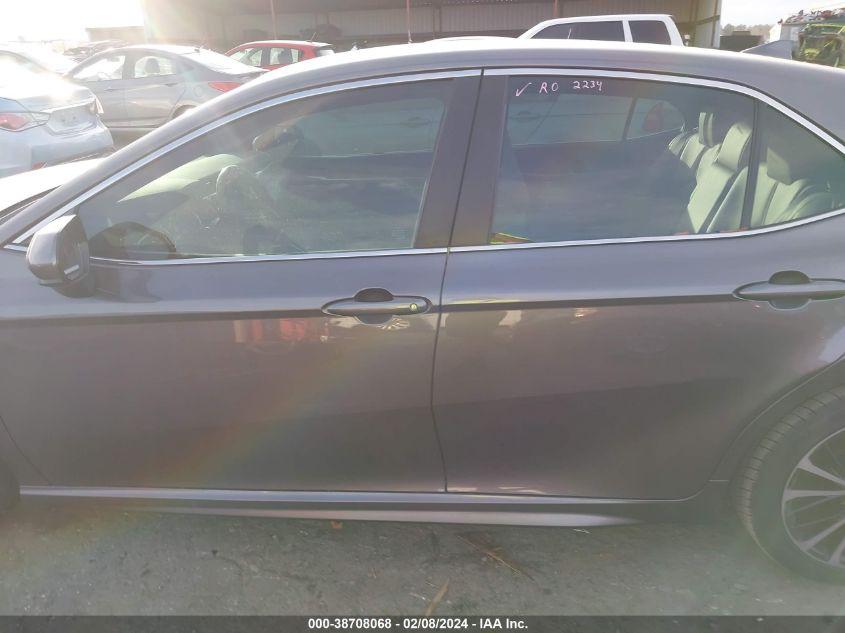 TOYOTA CAMRY SE 2020