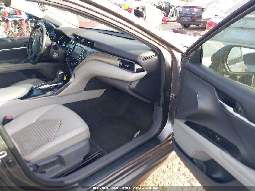 TOYOTA CAMRY SE 2020