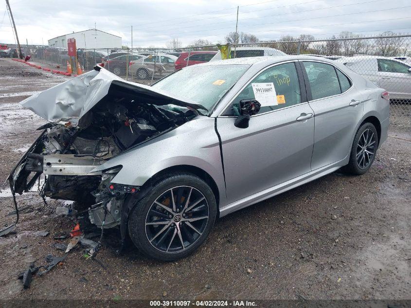 TOYOTA CAMRY SE 2021