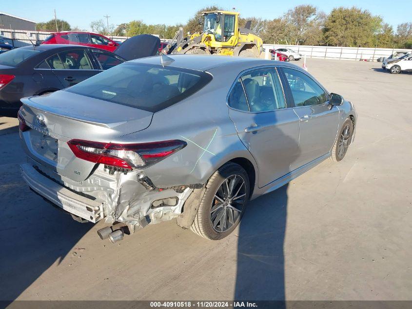 TOYOTA CAMRY SE 2022