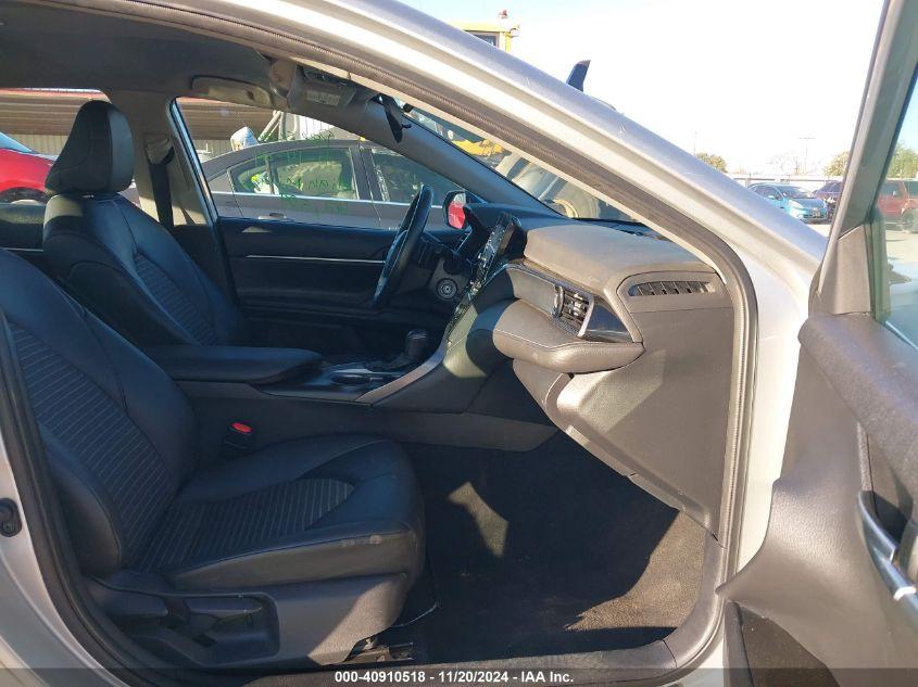 TOYOTA CAMRY SE 2022