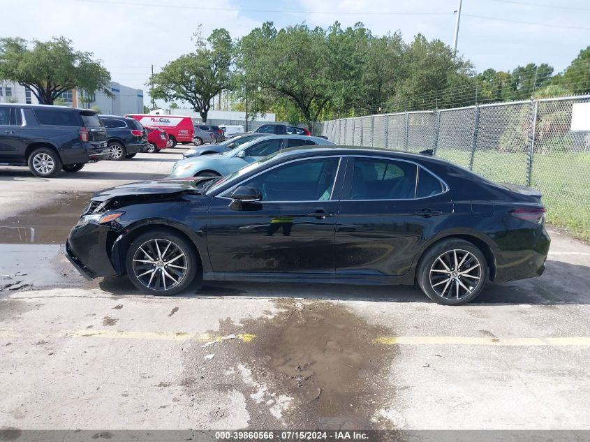 TOYOTA CAMRY SE/SE NIGHT SHADE 2022