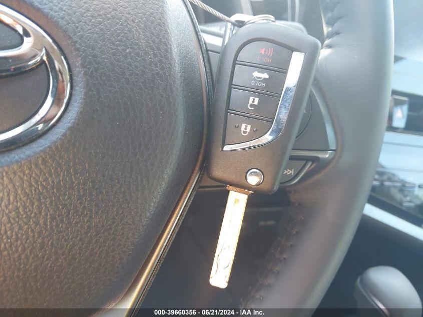 TOYOTA CAMRY SE 2024