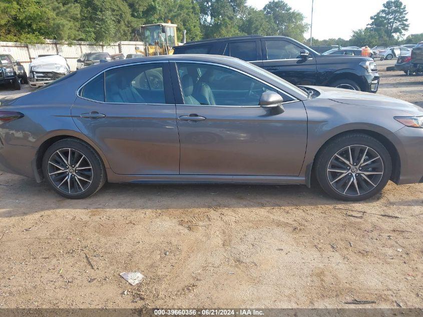 TOYOTA CAMRY SE 2024