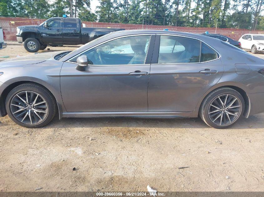 TOYOTA CAMRY SE 2024