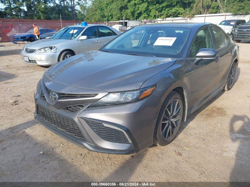 TOYOTA CAMRY SE 2024