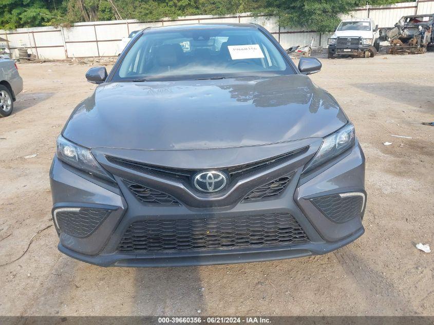 TOYOTA CAMRY SE 2024