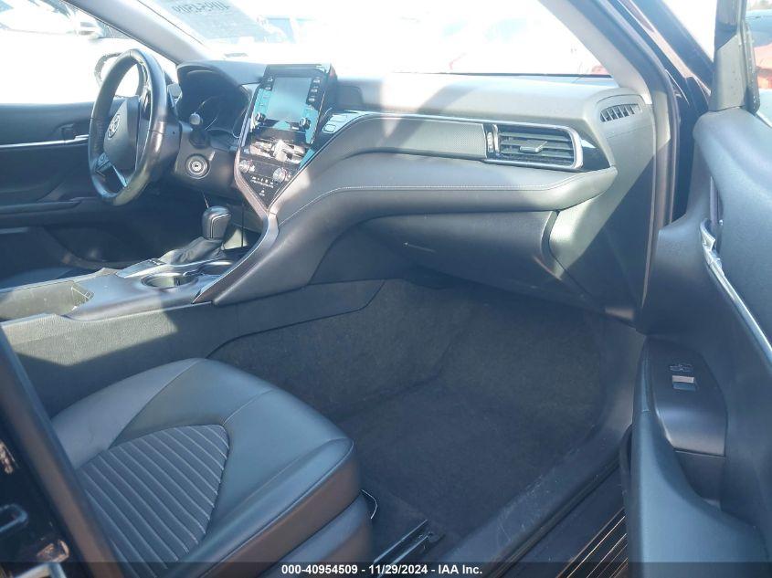 TOYOTA CAMRY SE 2022