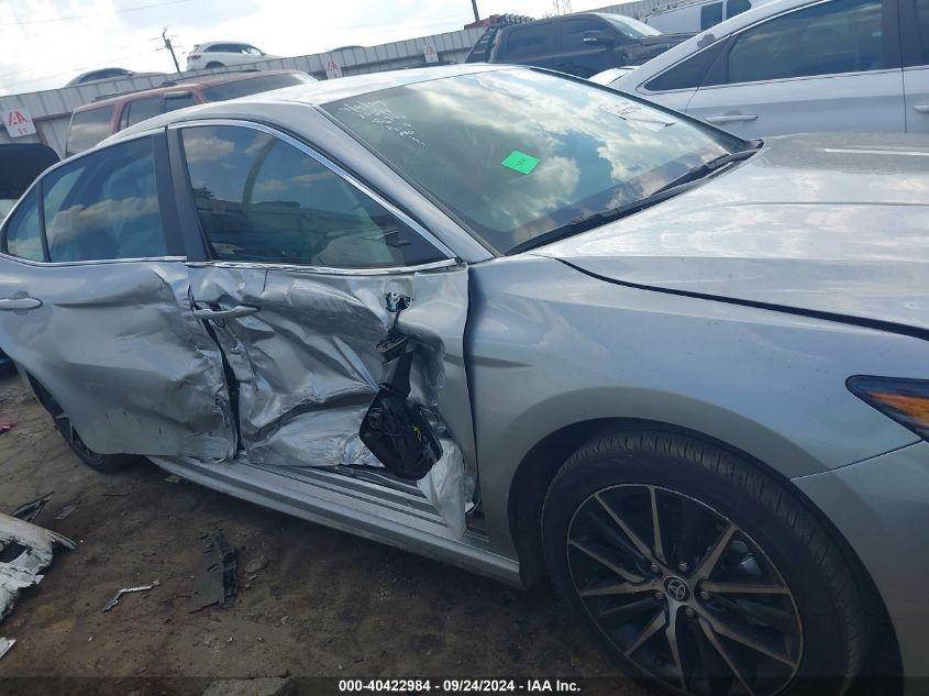 TOYOTA CAMRY SE 2023