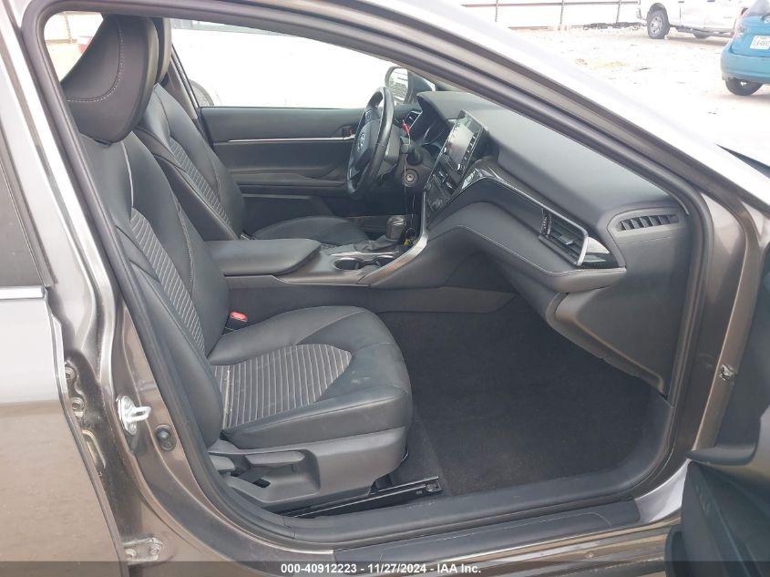 TOYOTA CAMRY SE 2021